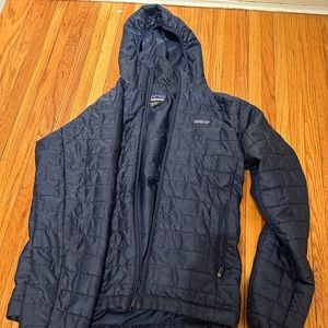 Men’s medium Patagonia nano puff with hood.  Navy blue. Great condition.